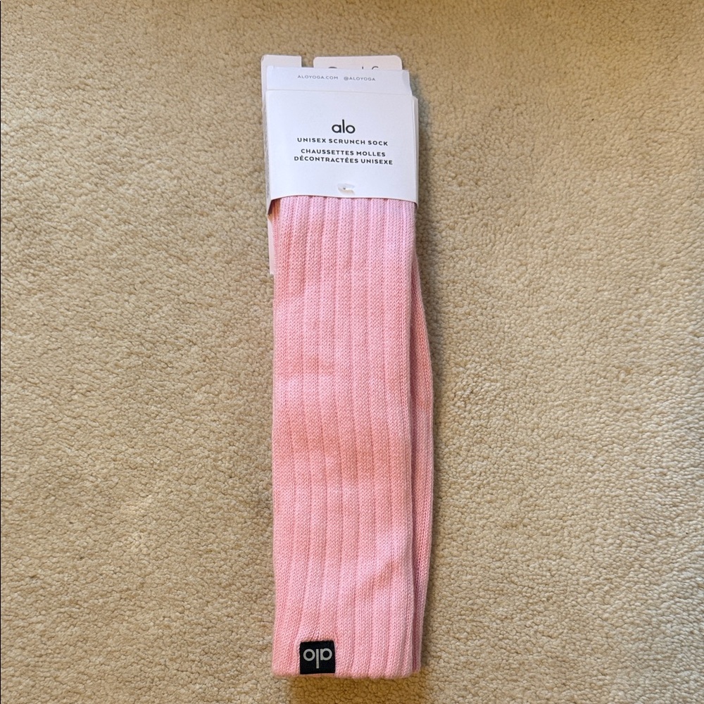 Alo yoga large Unisex Pink Scrunch Socks sweet pink